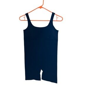 ⚫️Women’s size L, sleeveless padded ribbed scoop neck romper, NWOT⚫️